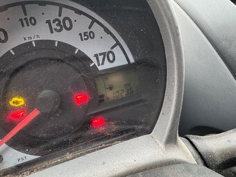 Díly z vozu Peugeot 107 - 8