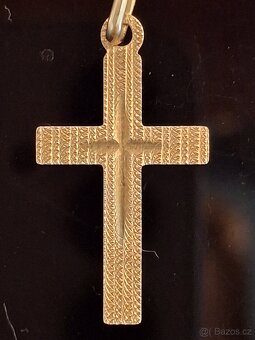 ZLATÝ PŘÍVĚSEK KŘÍŽEK - 8