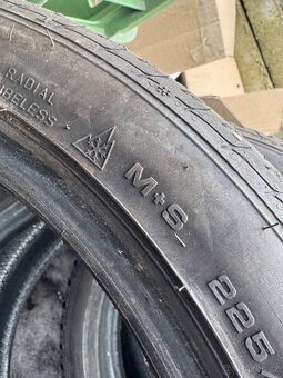 225/45 R17 zimní pneu - 8