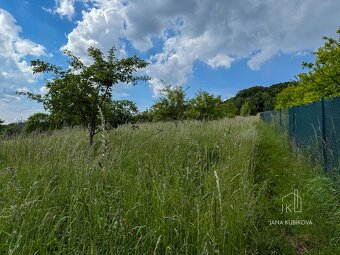 Pozemek o výměře 2 455 m² v klidné lokalitě u lesa - 8