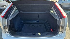 Ford Focus 2,0i Ghia - 8