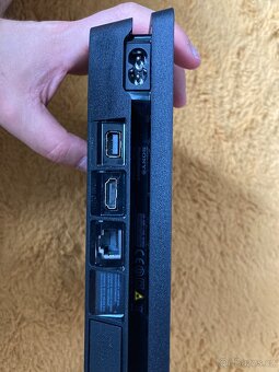 Playstation 4 Slim 1 TB - 8