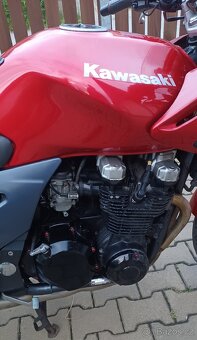 Kawasaki ZR-7S - 8
