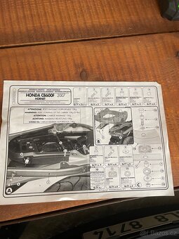 Kufr GIVI v47 + podkova givi M5 - 8