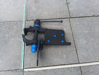 Kovářský svěrák - 8