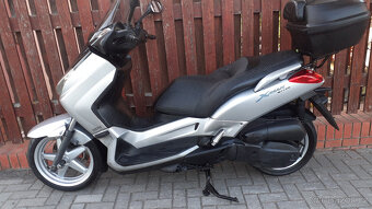 Yamaha X-Max 125 - 8