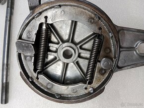 ČZ 125 & 150 C OSA ZADNÍHO KOLA NEODPRUŽENÁ ORIGINÁL - 8
