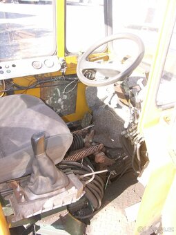 Čelní nakladač, lesní kloubový traktor - 8