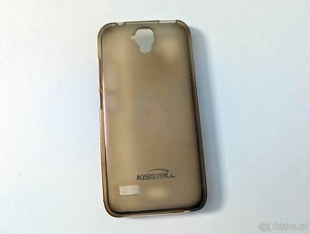 Mobilní telefon Huawei Y560 + 16 GB microSD karta - 8
