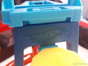 Hot Weels Track Builder - vystřelovací auto - trojitá smyčka - 8
