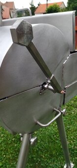 Nerezový gril na kýtu - 8