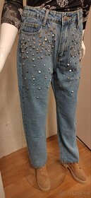 Nové džíny s hroty a kamínky vel. S - 8
