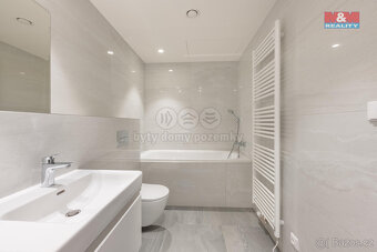 Pronájem bytu 3+kk, 85 m², Praha, ul. Podbělohorská - 8