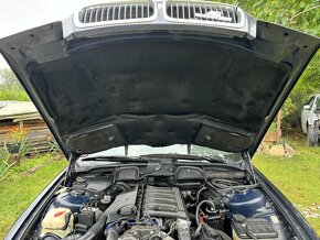 kapota bmw e38 - 8