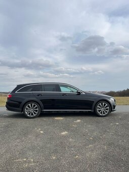 Mercedes Benz E220d - 8