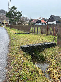 PRODEJ POZEMKU s připraveným projektem roubeného rodinného d - 8
