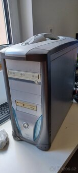 stolní počítač šedý - 8