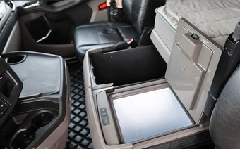 Scania S450 - tahač návěsů - 8