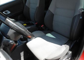 Škoda Fabia 1,2 12V 51kW SPORT Serviska benzín - 8