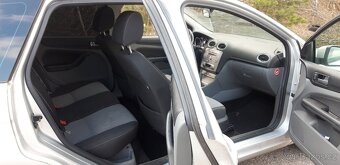 Ford Focus 2,0i 16V Carving 107 kw kombi - 8