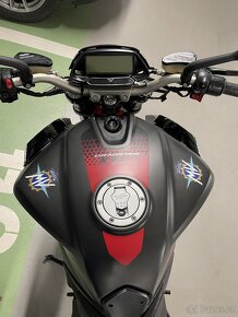 MV Agusta Brutale 800 - 8