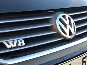 Volkswagen Passat 4.0i W8 - 8
