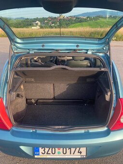 RENAULT CLIO - 8
