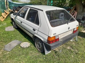 Sedačky a díly škoda favorit - 8