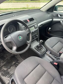 Škoda Octavia 1.6 FSI - 8