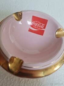 Popelník růžový porcelán, reklama Coca-Cola. - 8