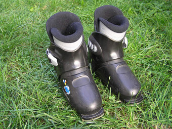 Dětský lyžařský set: lyže 118 cm + hůlky + boty + helma - 8