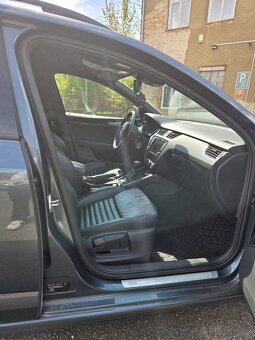 ŠKODA OCTAVIA 3 2.0 TDI RS DSG 135 KW 4X4 2016 - 8