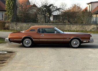 Ford Thunderbird - 8