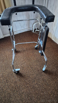 Prodám mechanický invalidní vozík + - 8