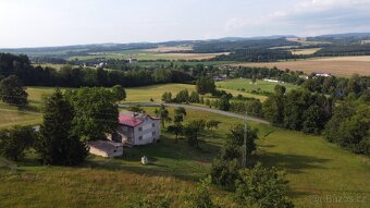 Prodej stavebního pozemku s rodinným domem v Javornici - 8