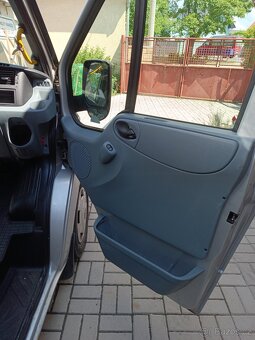 Ford Transit/Tourneo Bus 2.2 - 8
