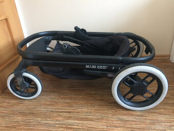 Kočárek Maxi-cosi Lila XP+ Essential Black 2022 - 8