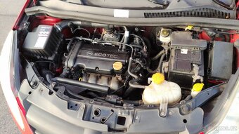 Opel Corsa D 1.2L 16V - 8