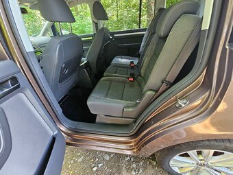 Volkswagen Touran 1,4tsi Highline model 2012 - 8