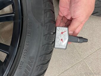 Prodám zimní komplety na BMW 8 - 8
