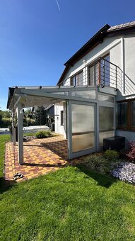 Pergola s boční zahrnovací zástěnou - 8