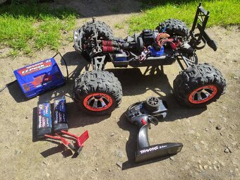 RC traksas sumit 1:8 - 8