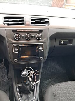 Volkswagen Caddy 2.0 TDI 75kW – NOVÝ MOTOR ✅ - 8