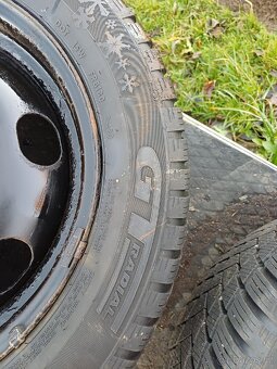 Zimní pneu na discich 215/55 R16 - 8