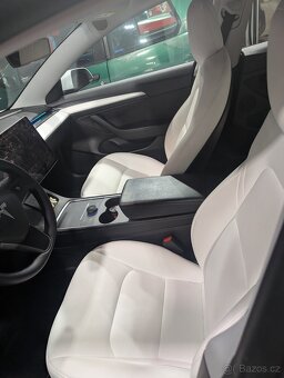 Tesla Model 3 2021 LR Bílý interiér - 8