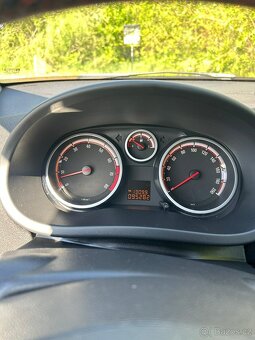 Opel Corsa 1.2 63kw červená - 8