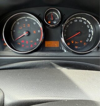 Opel Antara 2009 2.0TDI - 8