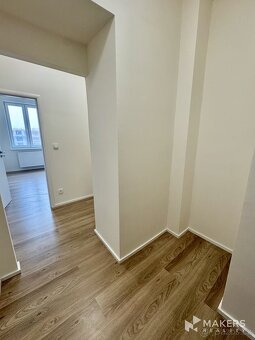 Pronájem bytu 2+kk po rekonstrukci, 47 m², U Skládky, Praha  - 8