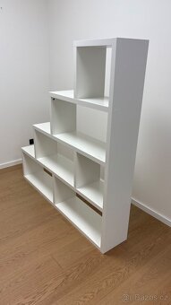 Schodový regál - 8
