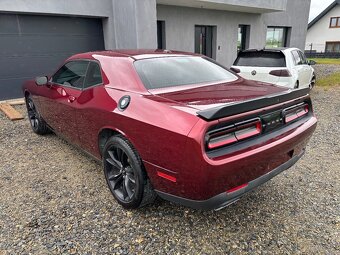 Dodge Challenger 5.7 HEMI automatická převodovka, kožené čal - 8